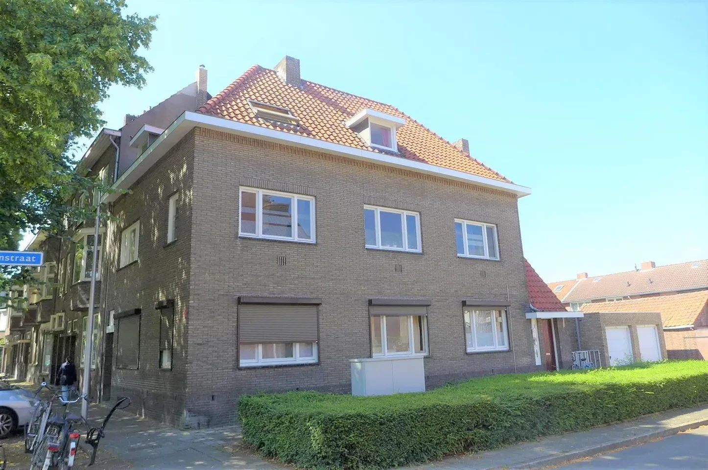 photo 13 of Merovingenstraat